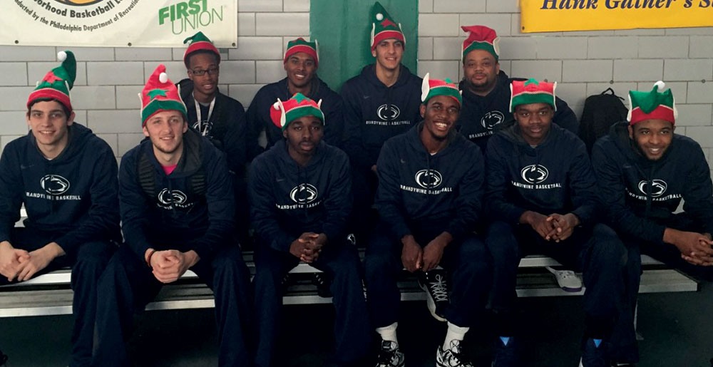 Men&rsquo;s Basketball Lends A Hand To Philadelphia Youth