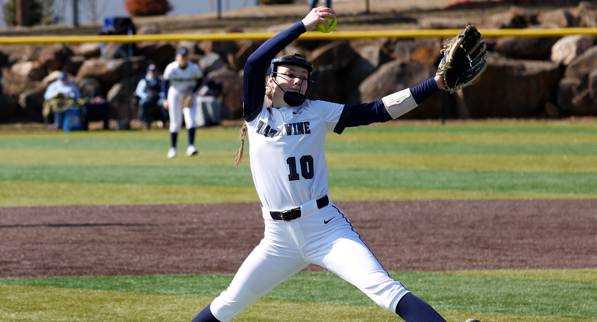 softball pitcher in windup