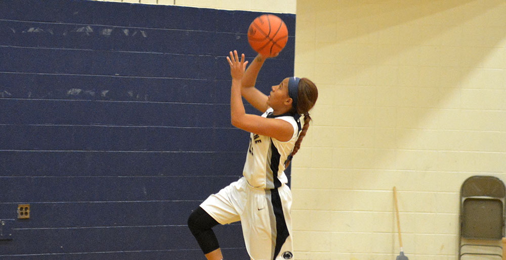 Hinton Scores 1,000th Point In Rout